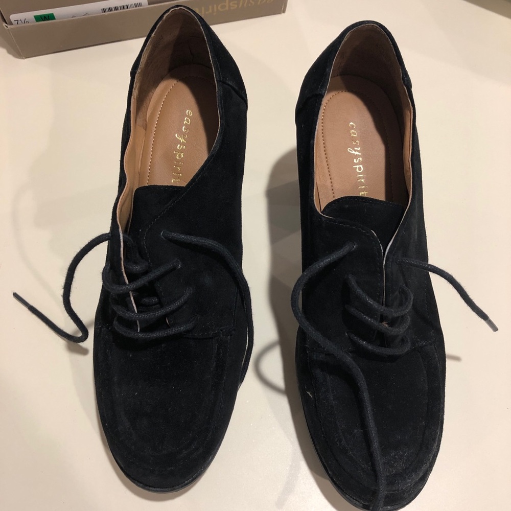 Easy Spirit Black suede oxfords! - Picture 2 of 6